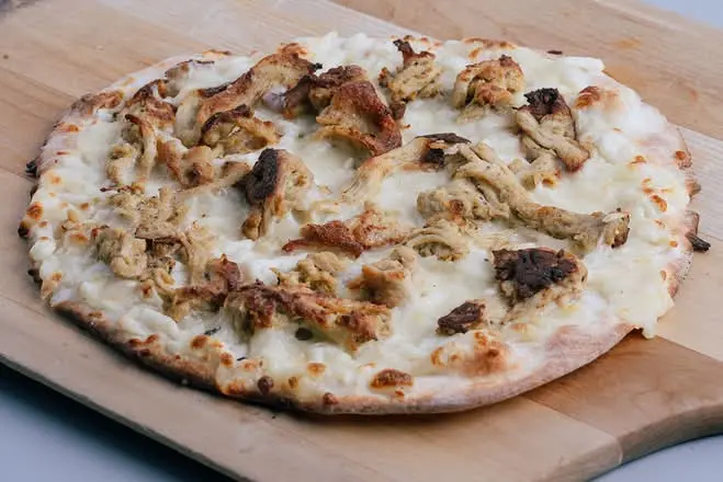 Tarboosh Market's fresh Lebanese bakery - Authentic kaakeh and manakeesh in Edmonton